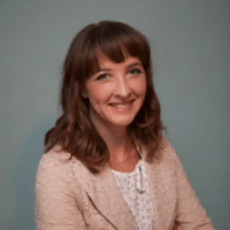 Nicole Nix Headshot