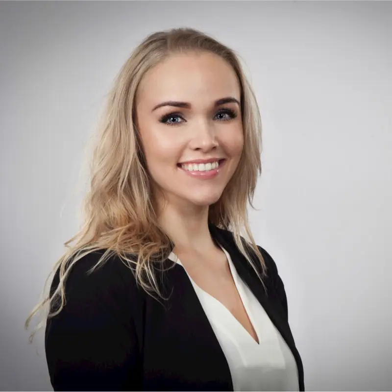 Regina Huber, Amazon