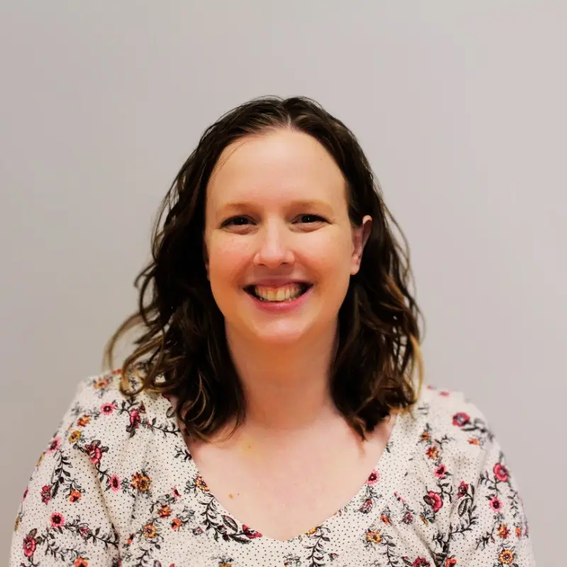 April Tate, Directora de Formación, Breaktime