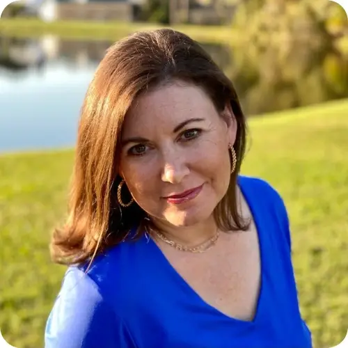 Carly Toomey Headshot